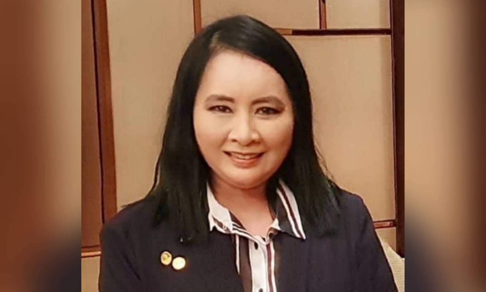 ปชป.สะดุ้ง! 'แม่ยก' กระทุ้ง คนจะมานั่งหัวหน้าพรรคต้องมีบารมี มีวิสัยทัศน์ มีความรอบรู้ ปชป.สะดุ้ง! 'แม่ยก' กระทุ้ง คนจะมานั่งหัวหน้าพรรคต้องมีบารมี มีวิสัยทัศน์ มีความรอบรู้