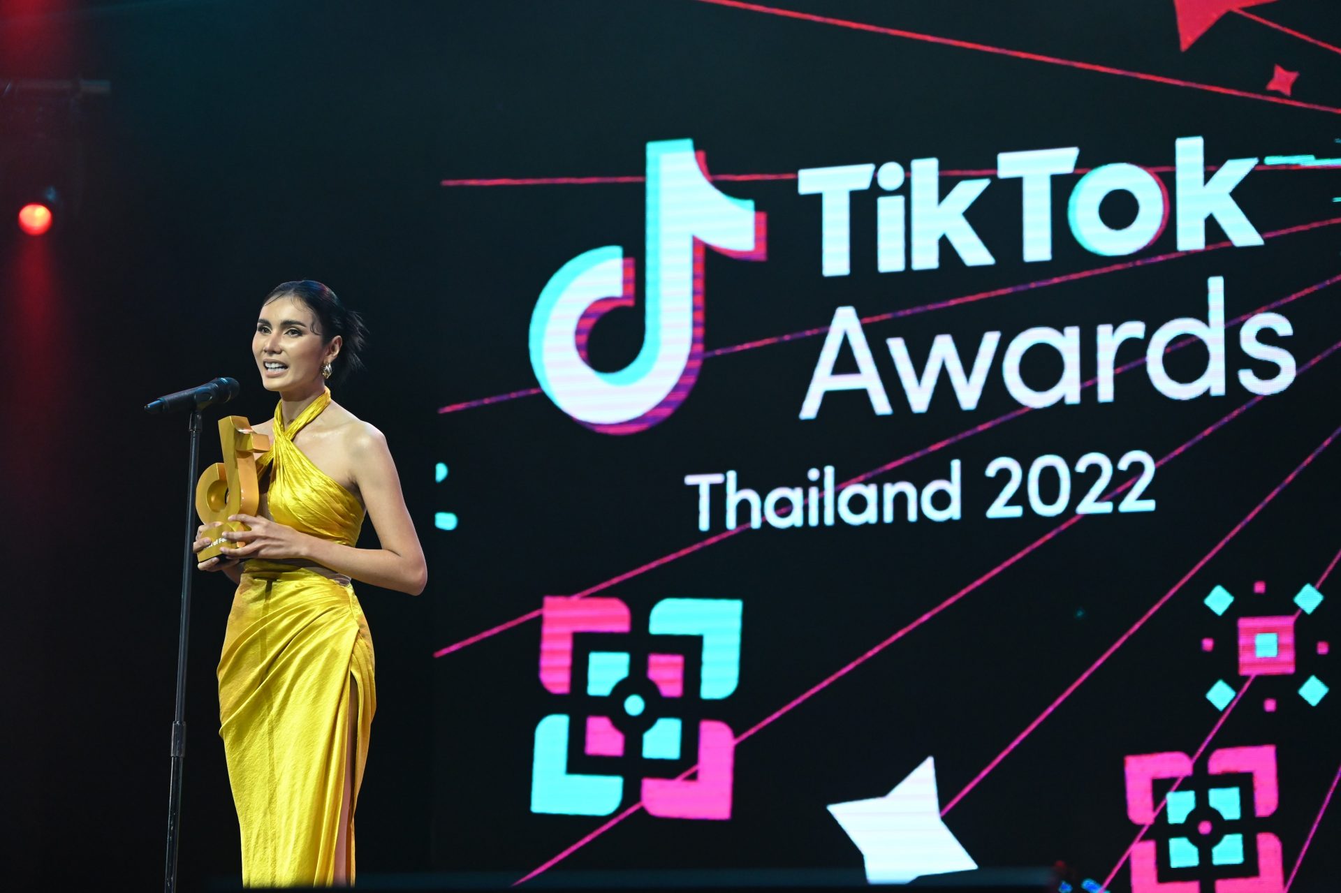 ครั้งแรกกับงานมอบรางวัลสุดยิ่งใหญ่ 'TikTok Awards Thailand 2022'