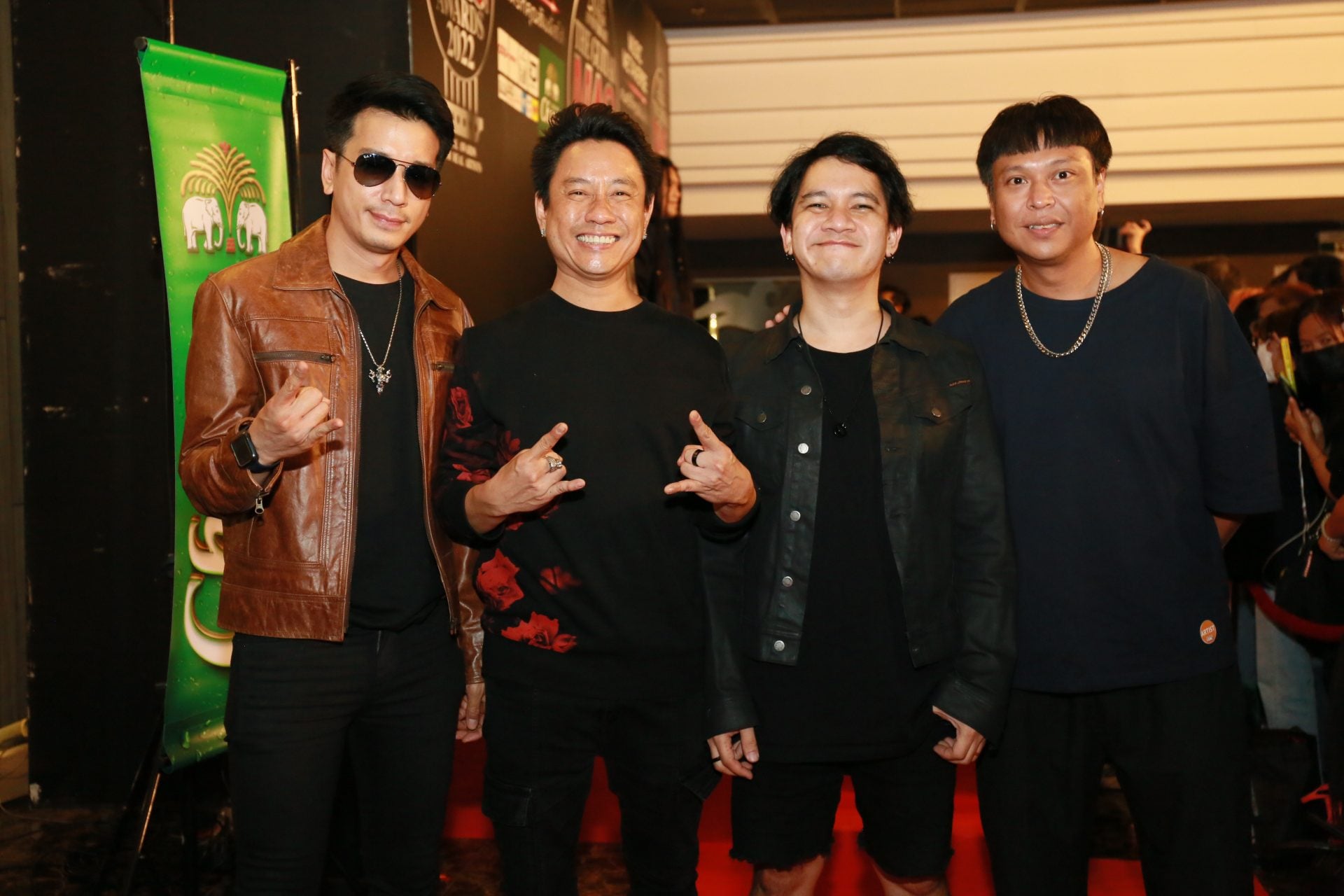 'เคน วงซีล' แจงเหตุเลื่อนงานเพราะหมอนรองกระดูกคอทับเส้นประสาทและไขสันหลัง