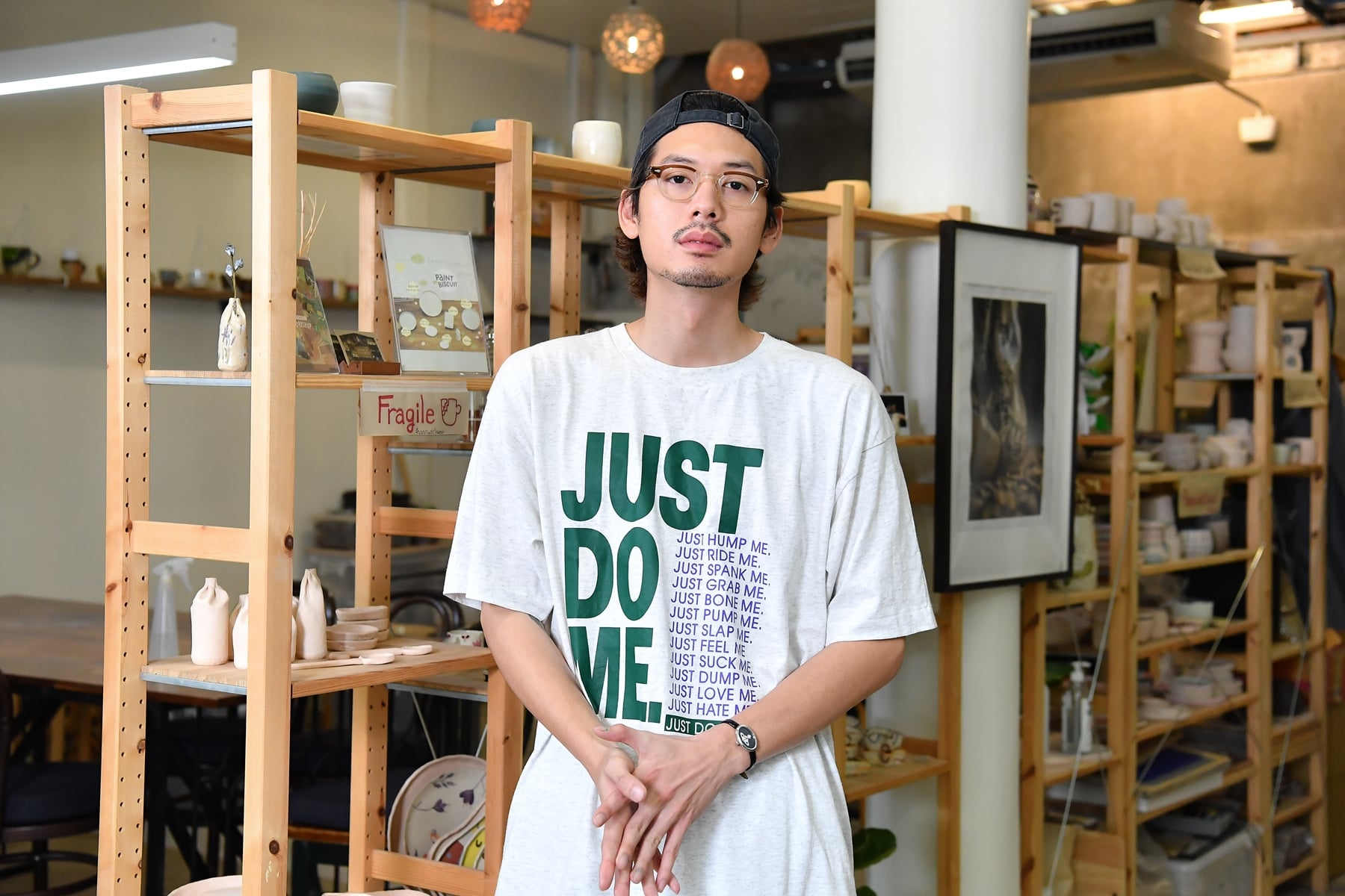 'แมทธิว' พาเจาะลึกชีวิตที่รักอิสระของหนุ่มมาดเซอร์ 'ทู สิราษฎร์'
