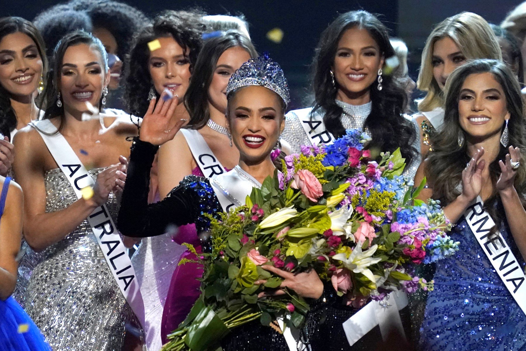 สาวงามสหรัฐ 'อาร์บอนนีย์ เกเบรียล' คว้ามง Miss Universe 2022