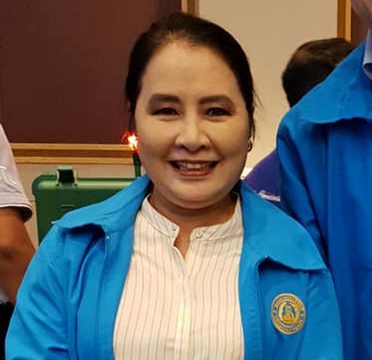 แม่ยกปชป.มาแล้ว ประกาศ 'ยกพรรคให้มันไป' แม่ยกปชป.มาแล้ว ประกาศ 'ยกพรรคให้มันไป'