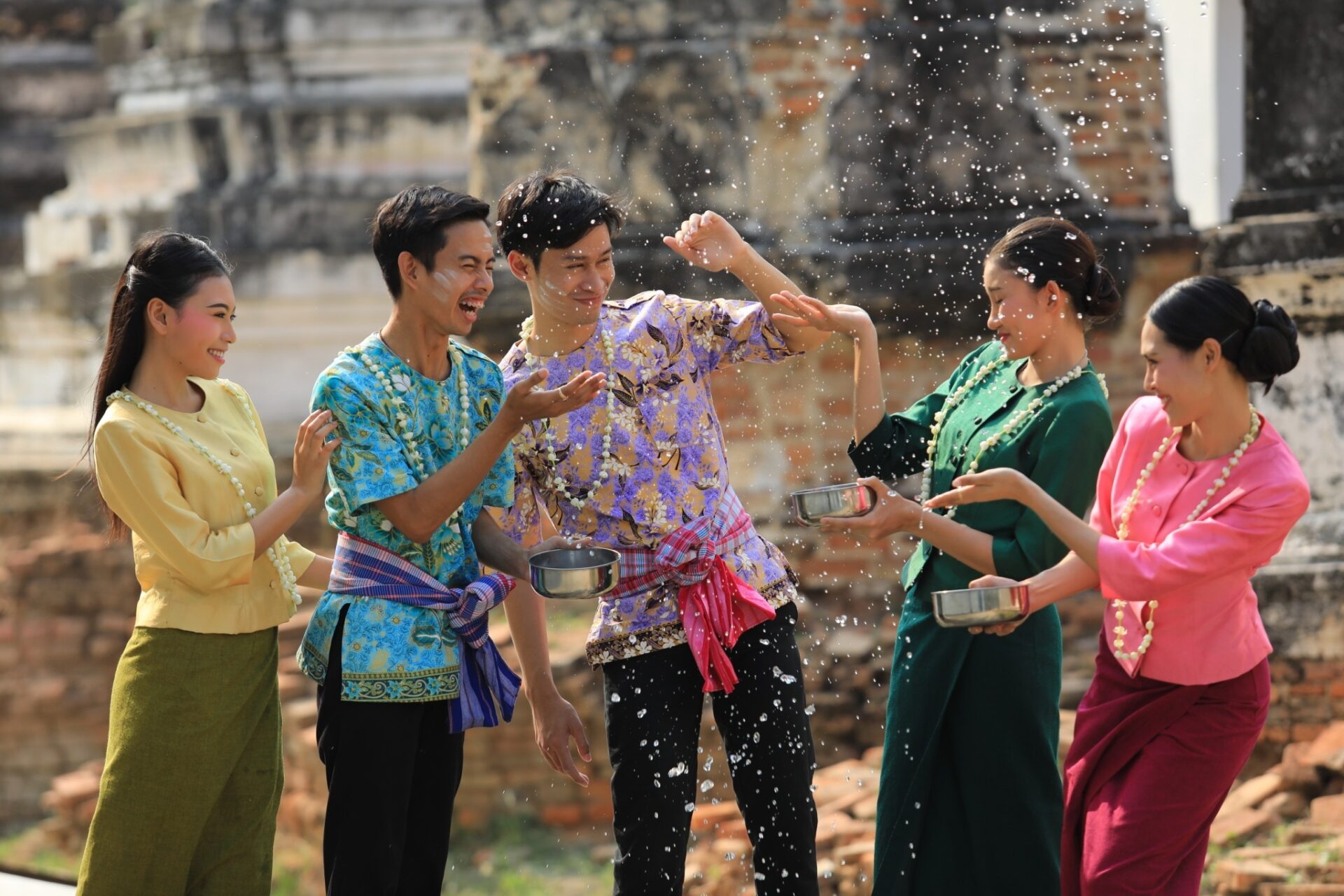 สวธ.เชิญชวนคนไทยเฉลิมฉลองยูเนสโก เตรียมประกาศให้'สงกรานต์'ในไทย ขึ้น ...