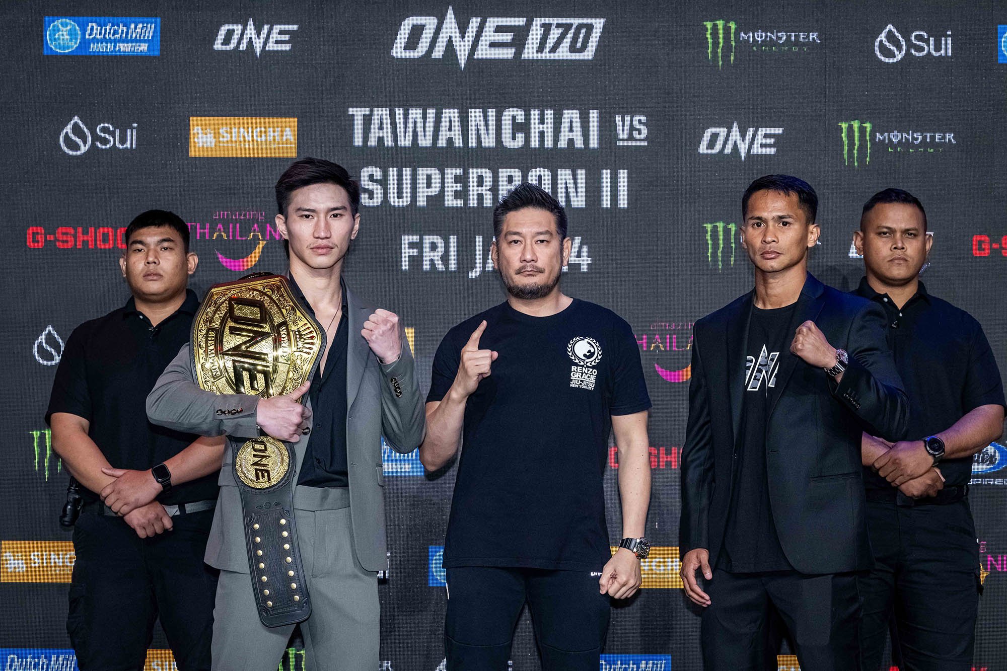 'ชาตรี' นำทัพนักกีฬาแถลงข่าว ONE 170 'ตะวันฉาย VS ซุปเปอร์บอน'