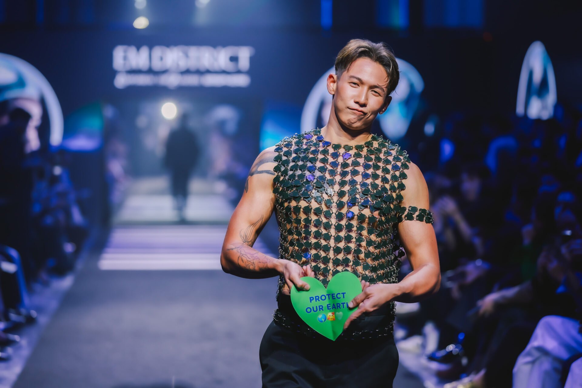 EMFASHIONICON EDGE1