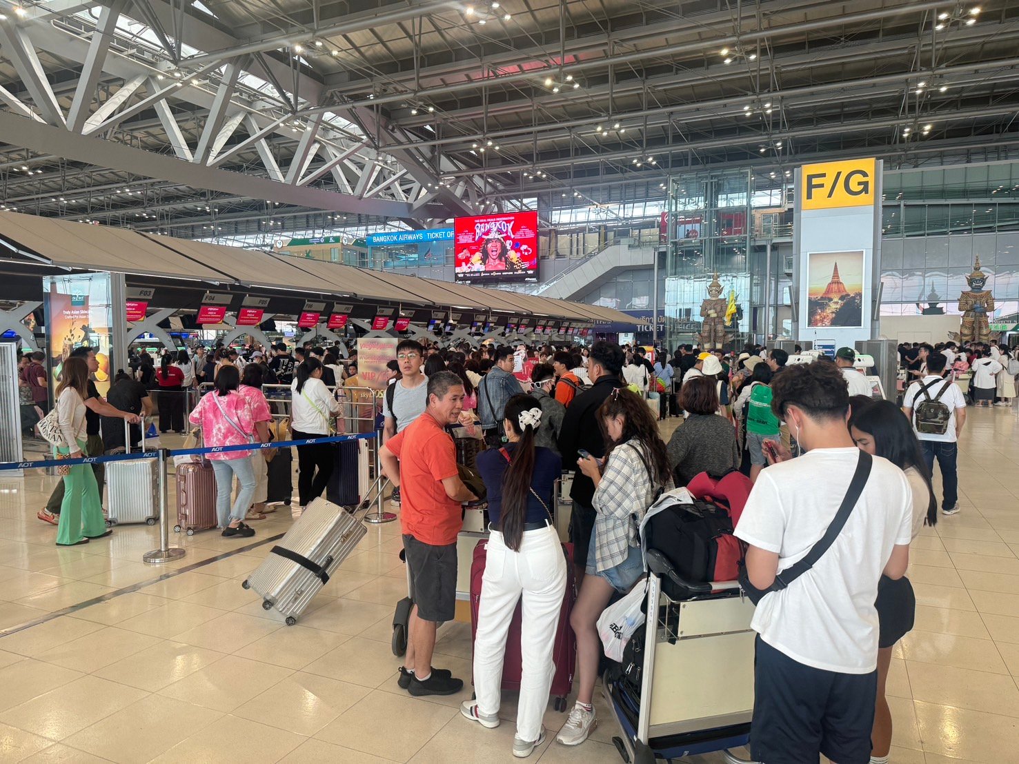 คึก! 'เที่ยวไทยคนละครึ่ง' คนแห่จองทะลุ 1.5 ล้านคน ททท. ยันโปร่งใส ปลอดภัย พร้อมอัดโปรโมชั่นกระตุ้นท่องเที่ยว