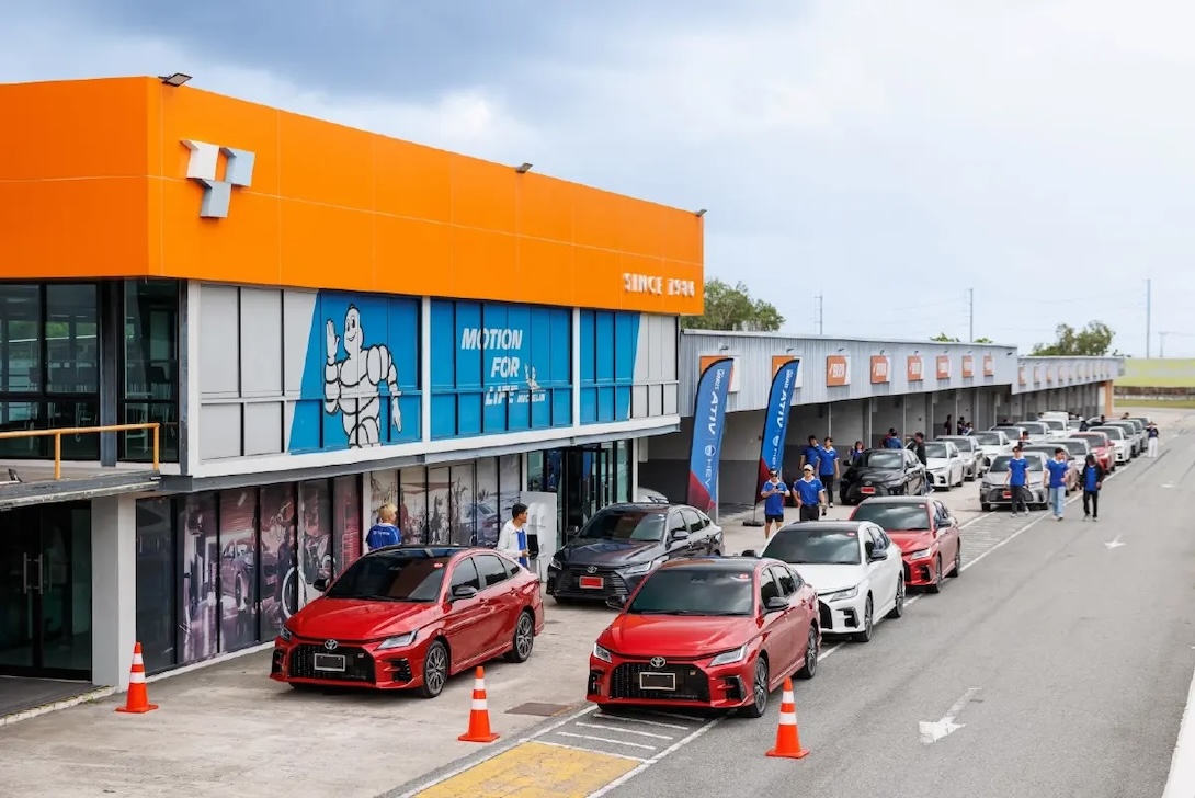 TOYOTA YARIS ATIV HEV