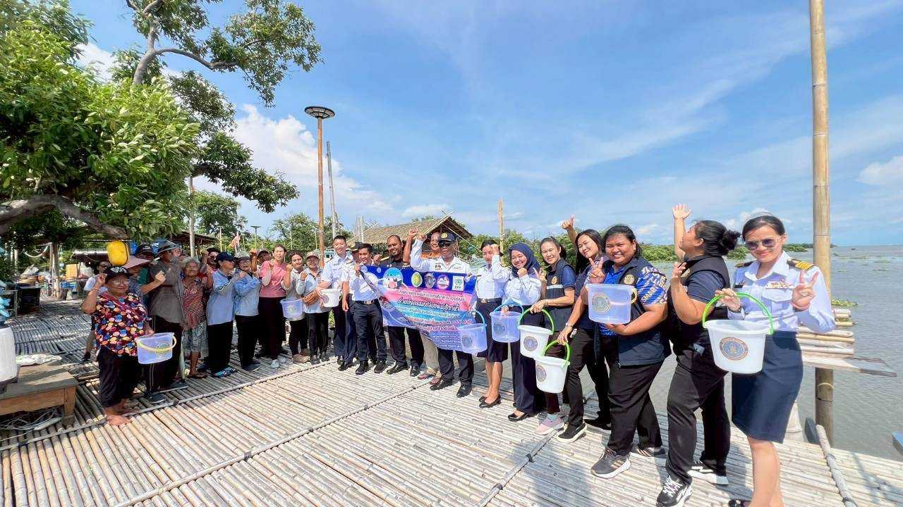 ปล่อย ‘ปลานักล่า’ กรมประมงผนึกซีพีเอฟ ใช้วิถีธรรมชาติ ลดปลาหมอคางดํา ฟื้นสมดุลแหล่งน้ํา