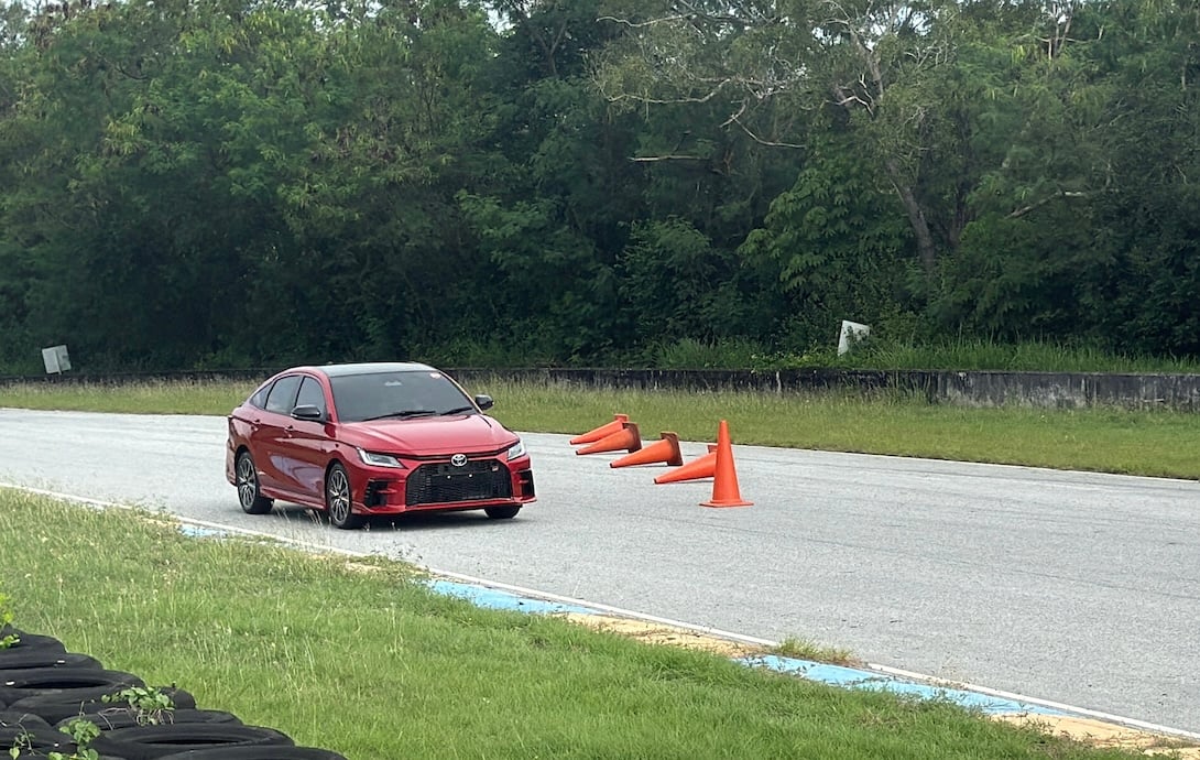 TOYOTA YARIS ATIV HEV