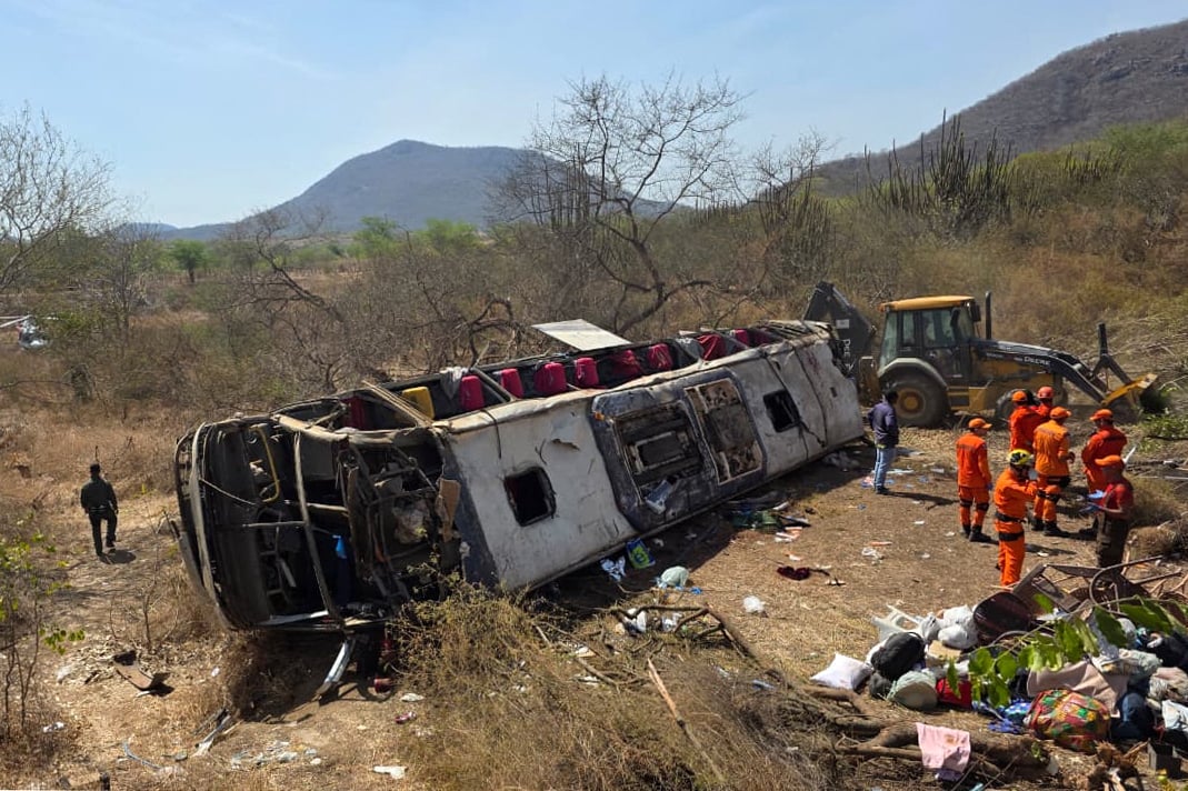 BRAZIL-ACCIDENT-BUS