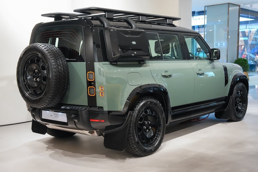 Defender Trophy Edition