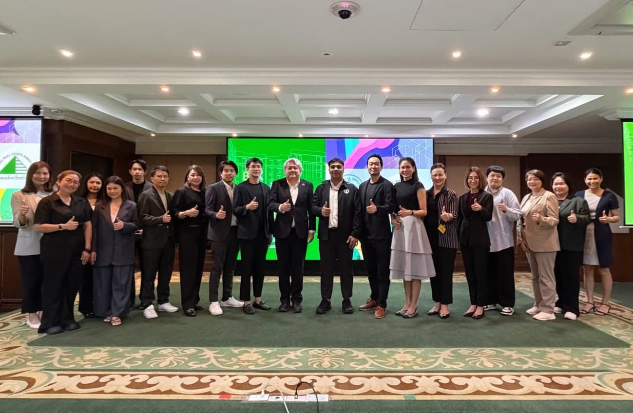 (สพอ.) จัดเวทีสัมมนา ‘มีบ้านใกล้ที่ทำงาน’  เดินหน้าเรื่องที่อยู่อาศัยเพื่อข้าราชการกรุงเทพมหานคร และ First Jobber ลุยหารือ 20 บริษัท ร่วมกับสมาคมอสังหาริมทรัพย์ไทย  เตรียมเปิดแพลตฟอร์มมาร์เก็ตเพลสอสังหาริมทรัพย์  เม.ย นี้