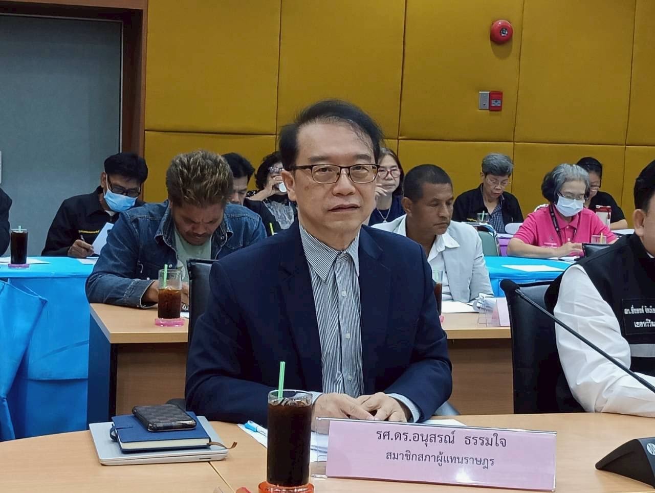 สส.ส้มชี้เป้ารัฐบาลบริหารพลาดส่อทำศก.ชะงัก-ขาดแคลนสินค้า