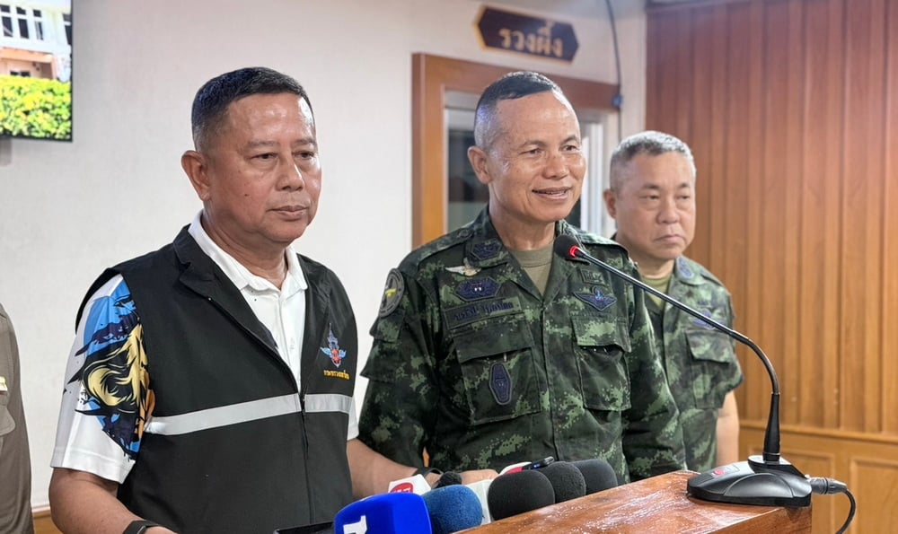 ‘บิ๊กดุลย์’ นำแม่ทัพภาค 4 แถลงขอโทษ หลังนายกฯไม่สบายใจ ปมพาดพิง รร.สอนศาสนา