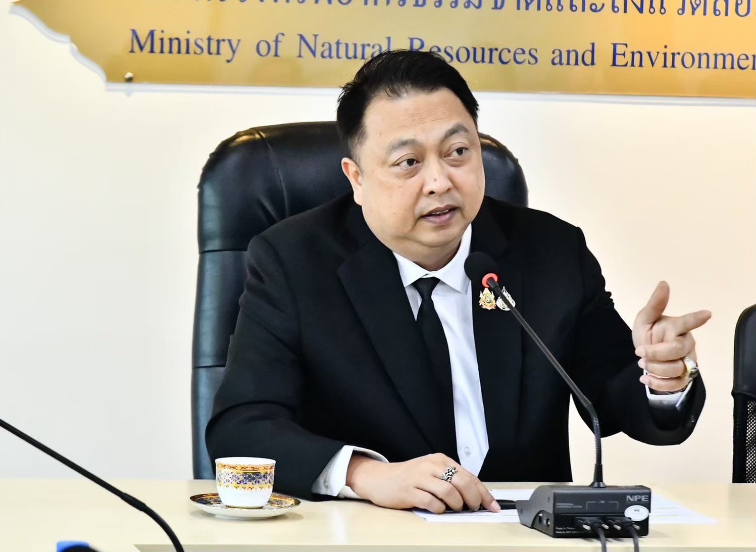 ‘รมว.สุชาติ’ สั่งเร่งหาผู้กระทำผิดพะยูนถูกตัดหัว แม้ผลชันสูตรชี้ ‘ตายจากการป่วยเรื้อรัง ไม่ได้ถูกล่า’