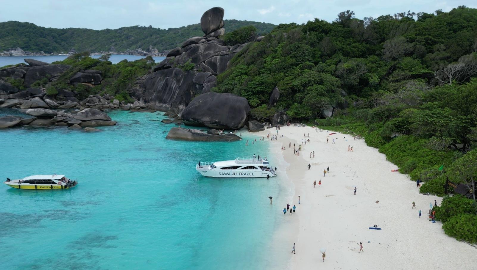 สุดปัง! ‘อ่าวเกือก’ สิมิลัน ติดอันดับ 10 ชายหาดดีที่สุดในโลก