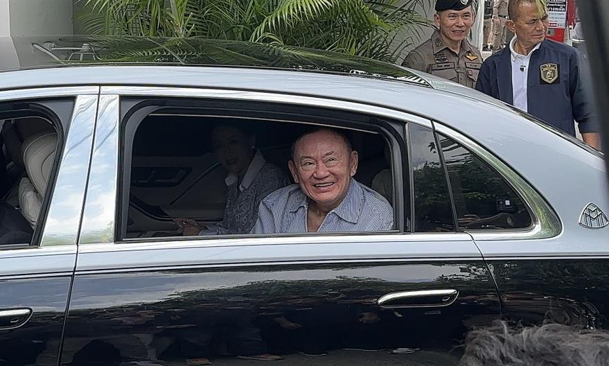 ‘ทักษิณ’ ยิ้มร่า! ถึงจันทร์ส่องหล้า ลั่นจำศีลมา 8 เดือน