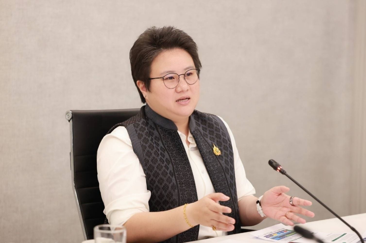 รมช.ดีอี สั่งการ ‘AFNC’ สกัดข่าวปลอม ‘โครงการไทยช่วยไทย พลัส