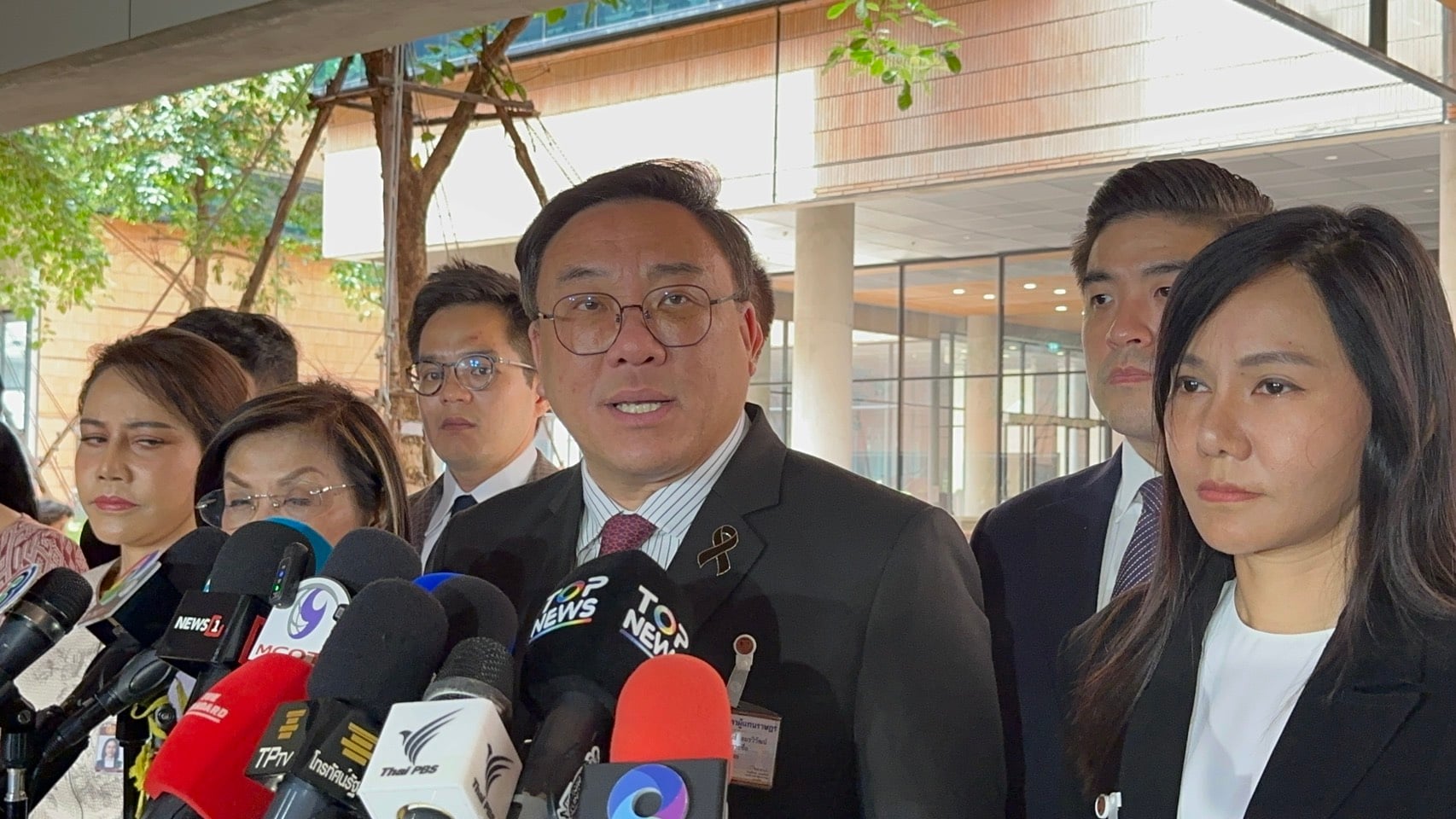 ‘จุลพันธ์’ บอกเลิกถามเรื่อง ‘ทักษิณ’ ครอบงำเพื่อไทยได้แล้ว!