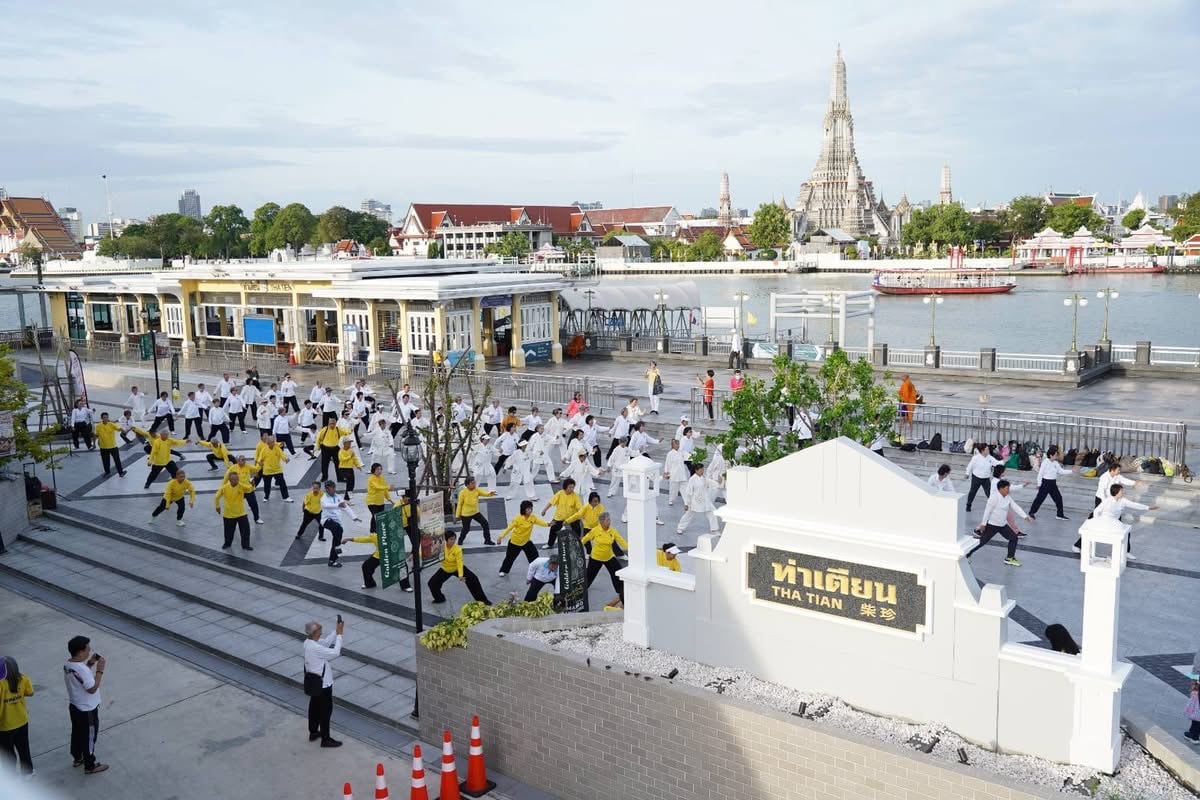 ปักหมุดตลาดท่าเตียนรับอรุณ เติมพลังใจ พลังกายด้วยไทเก็ก