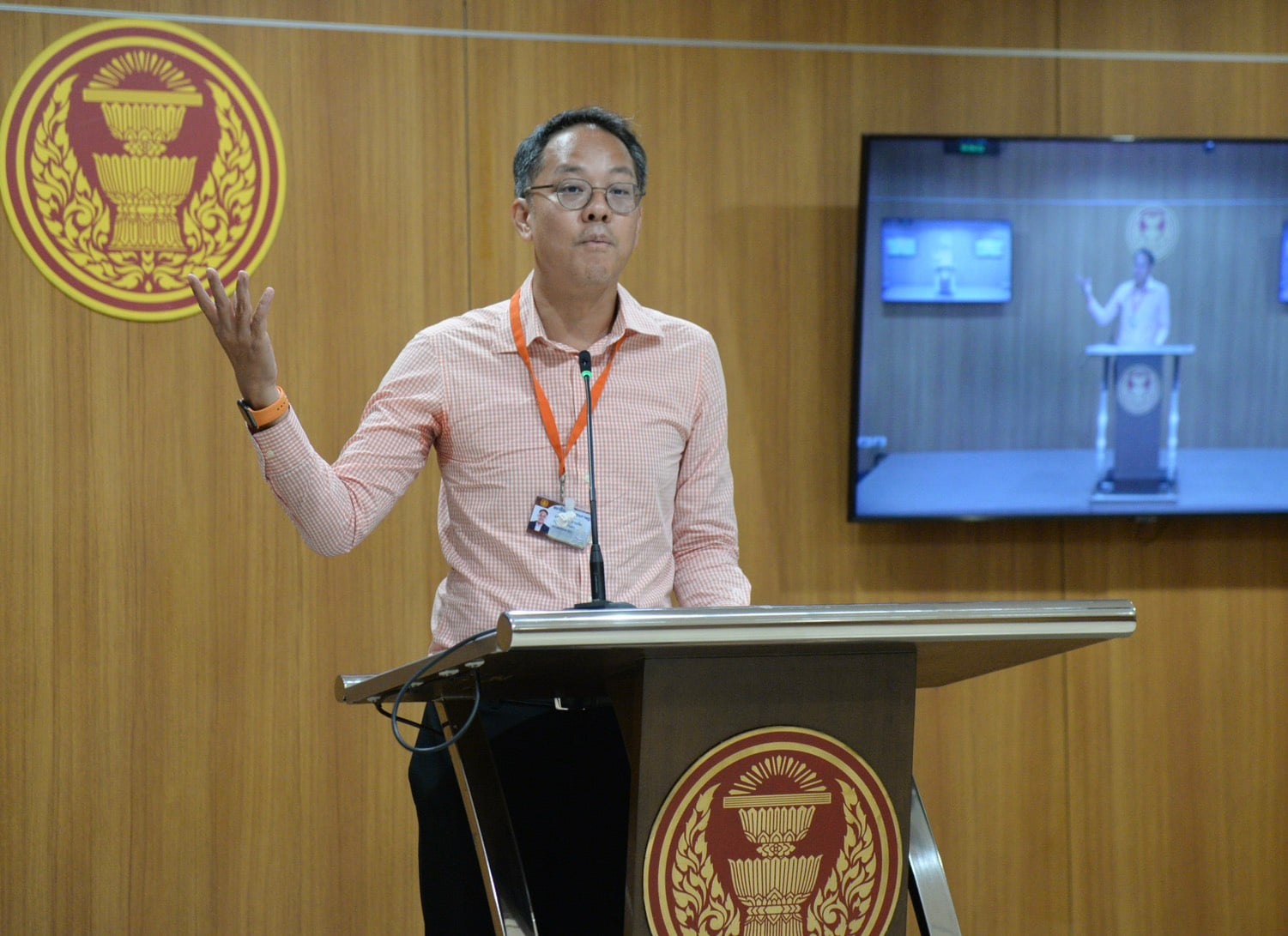 ‘พรรคส้ม’ กางสถิติดักคอประธานสภาฯ ครบ 90 วัน ทำงาน