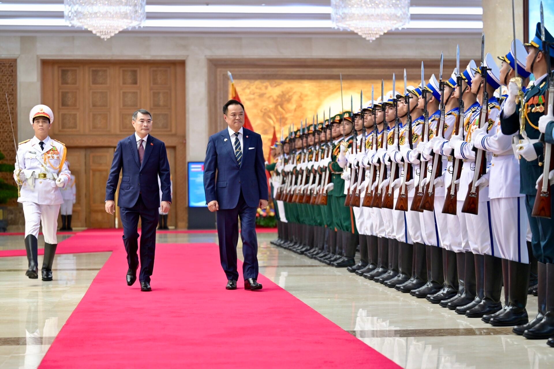‘ไทย-เวียดนาม’ แน่นแฟ้น นายกฯ สองประเทศนำทีมคณะใหญ่หารือรอบด