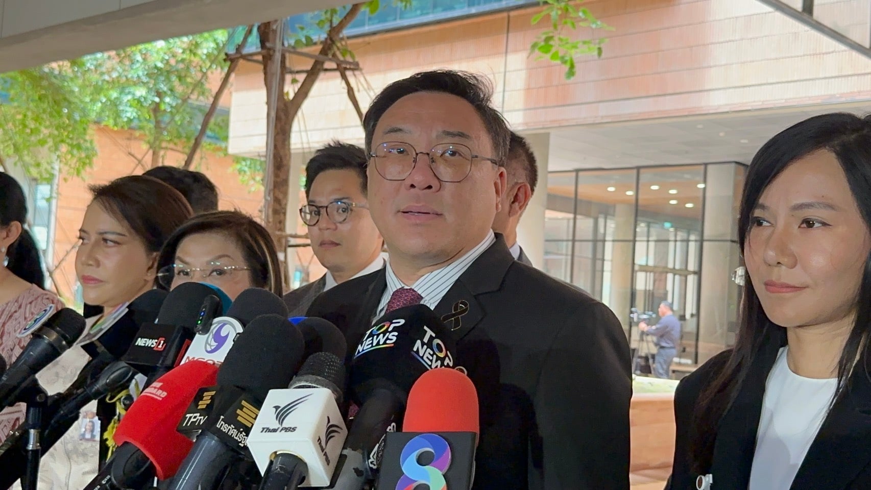 ถอยกรูด! เพื่อไทยดึงร่างรัฐธรรมนูญกลับมาแก้หลังภูมิใจไทยถอนชื่อ