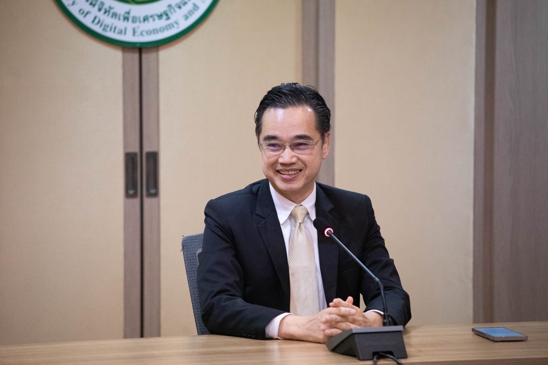 ดีอี เตือนข่าวปลอม ‘กดรับเงินไทยช่วยไทยพลัส 900 บ./วัน ผ่านล