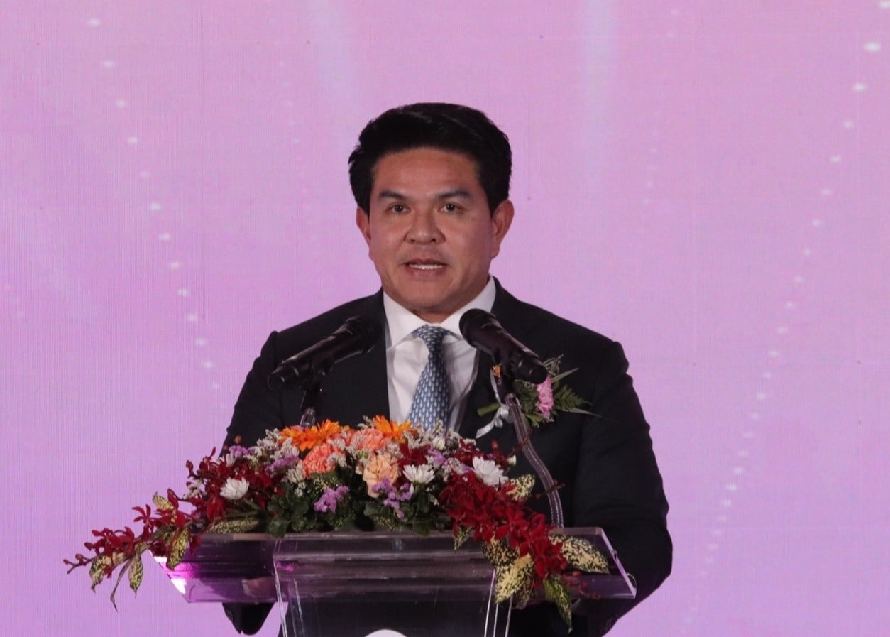 ‘สุรศักดิ์’เผยยังไม่มีเอกชนปรึกษา เรื่องซื้อลิขสิท