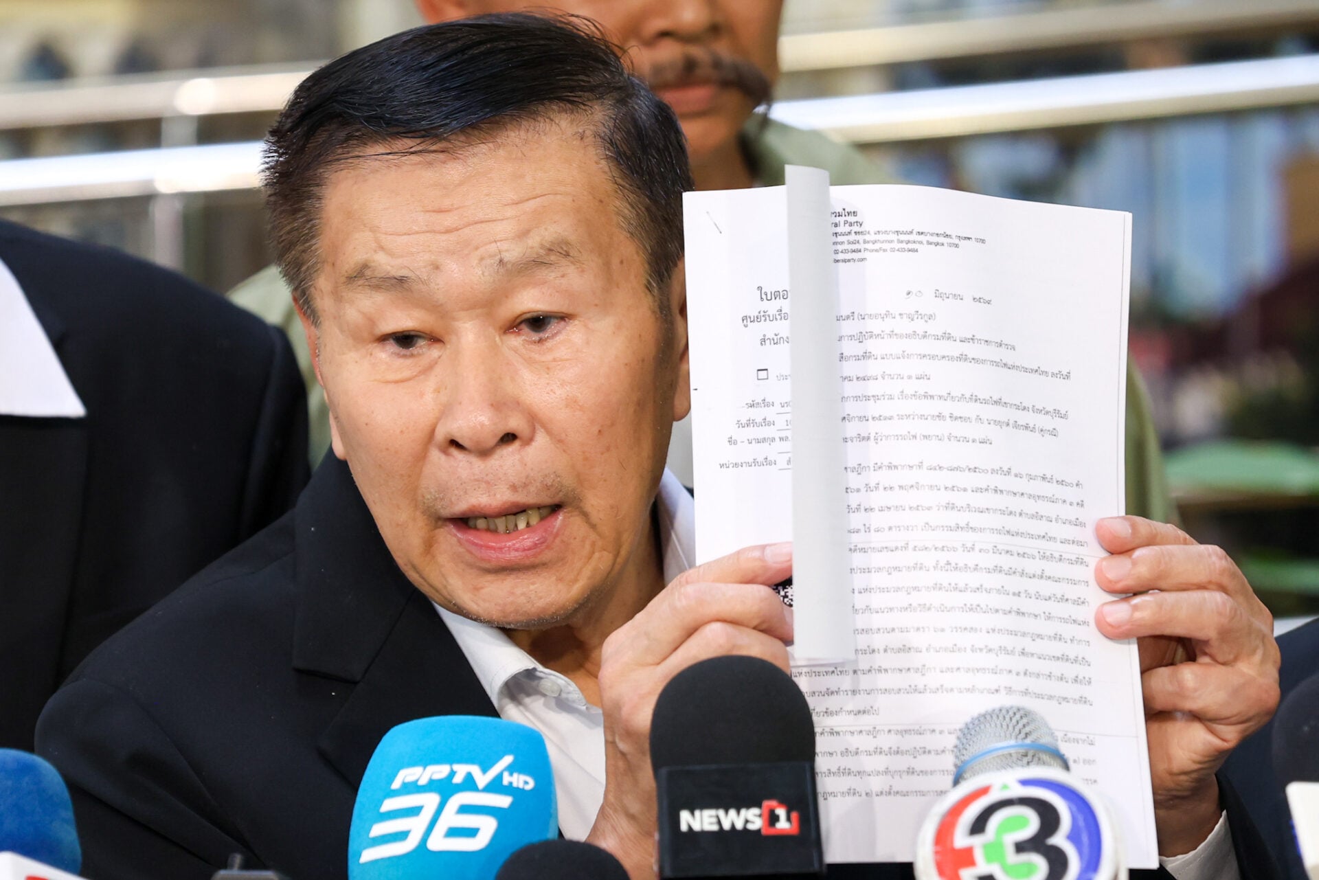 ‘เสรีพิศุทธ์’ ยื่นหนังสือนายกฯ จี้เพิกถอนที่ดินเขา