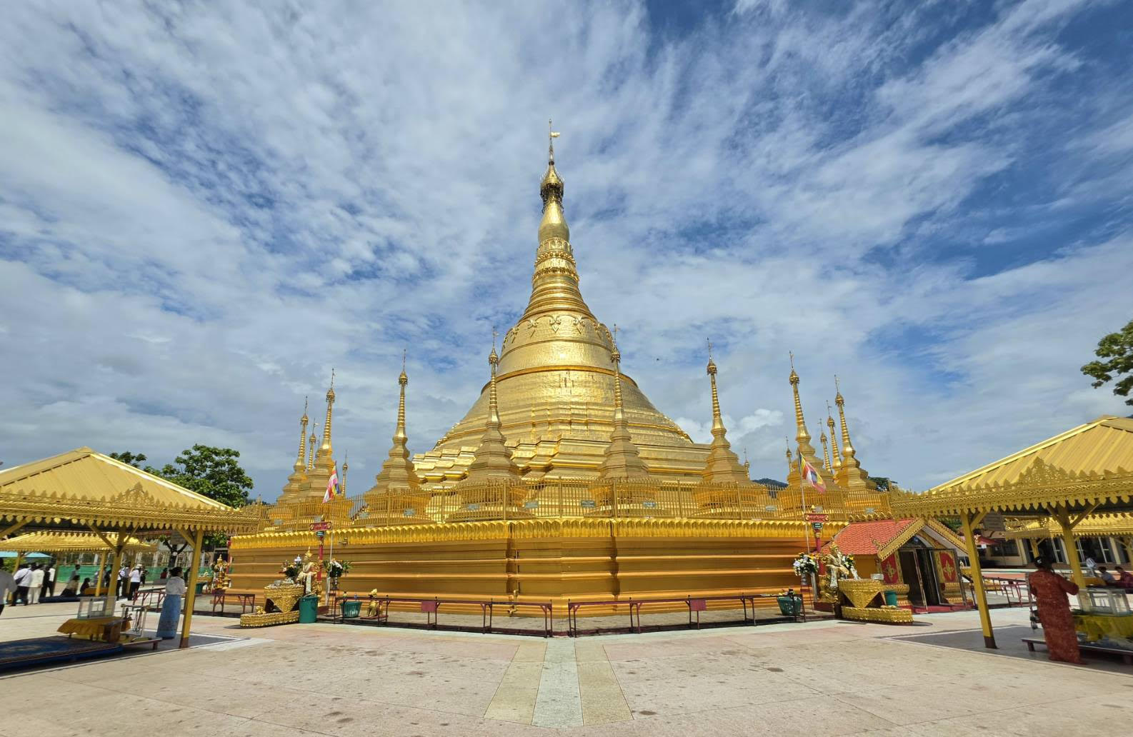 เที่ยวข้ามแดน สัมผัสวิถีและวัดงาม’ท่าขี้เหล็ก’