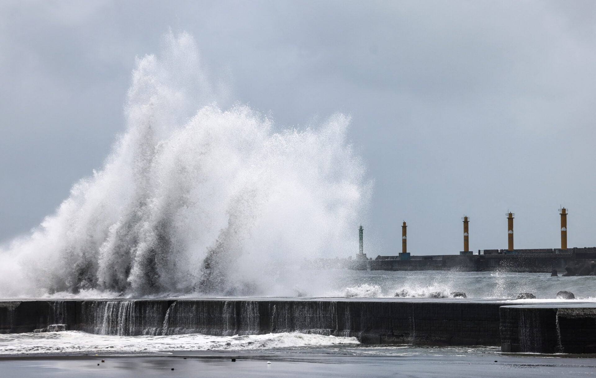 TAIWAN-WEATHER-TYPHOON