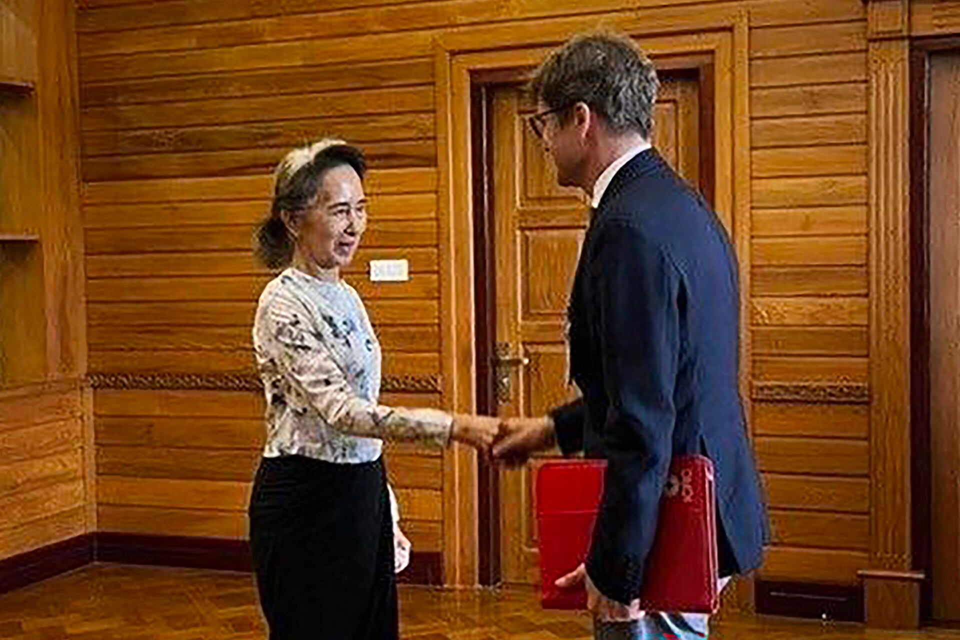 MYANMAR-CONFLICT-POLITICS-DIPLOMACY-PRISONERS