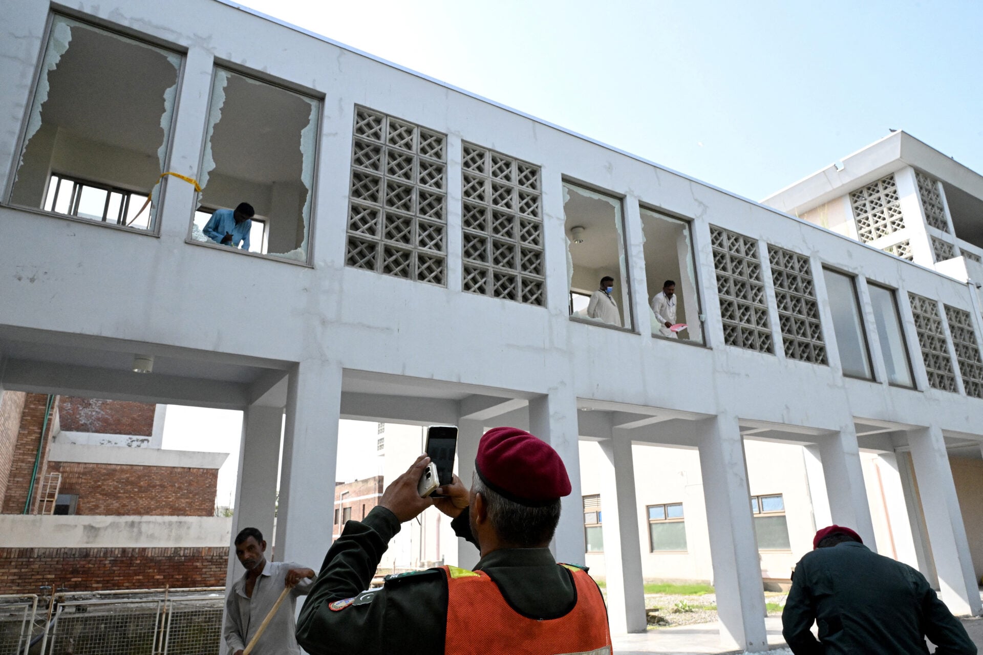 PAKISTAN-HOSPITAL-FIRE