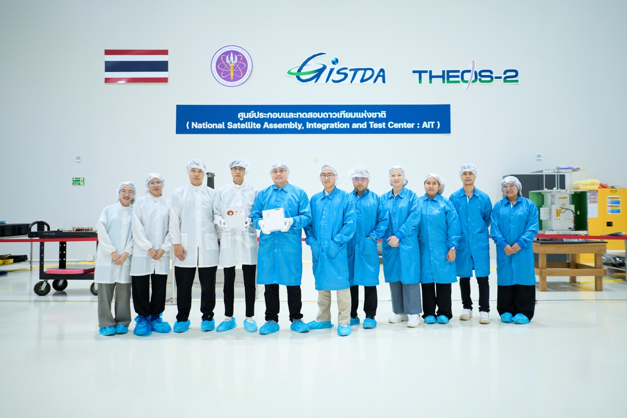 ทีมวิจัยไทยควบคุมชุดทดลองจากภาคพื้นโลก