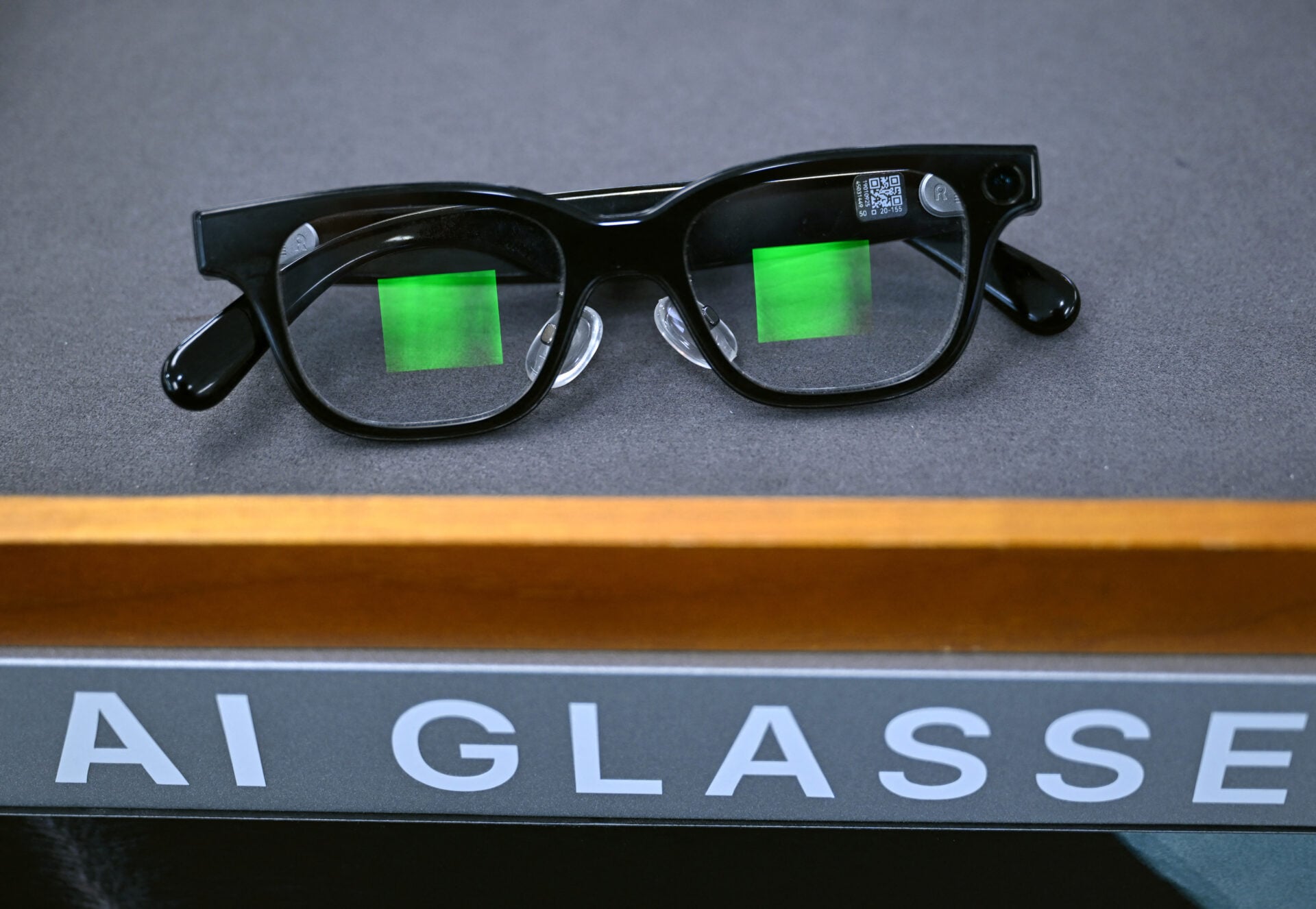 SKOREA-EDUCATION-AI-GLASSES